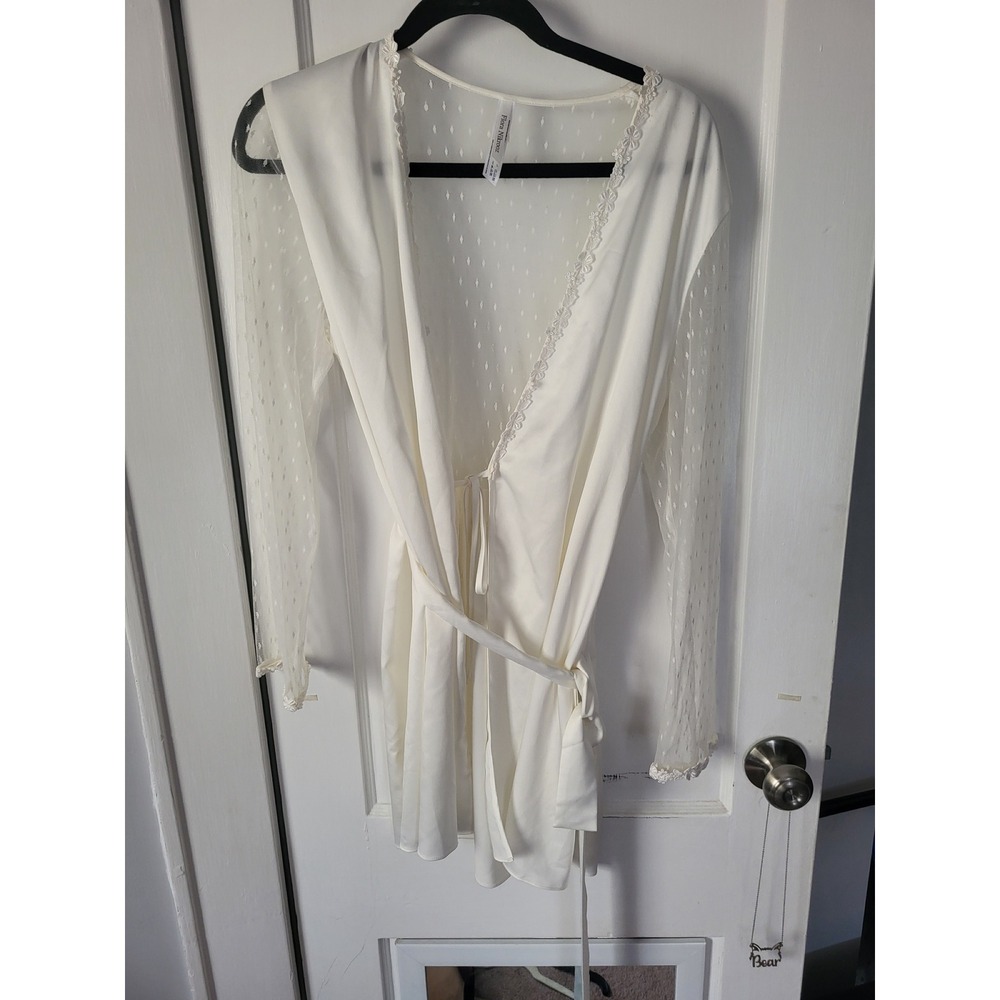 Flora Nikrooz off white robe with‎ sheer sleeves large